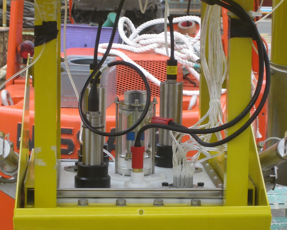 Lander with Benthic Chamber and Syringe Station, KC Denmark ...